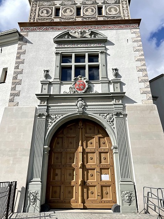 Ворота из массива